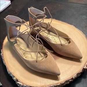 Sam Edelman Tan Flats & Loafers worn once with box size 8.5